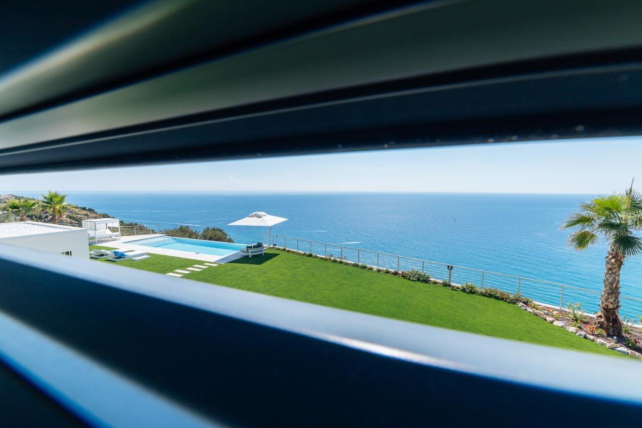 Villa Sabrina Riviera Dei Fiori A Picco Sul Mare Con Piscina Privata ,Wellness & Spa Imperia Exterior foto