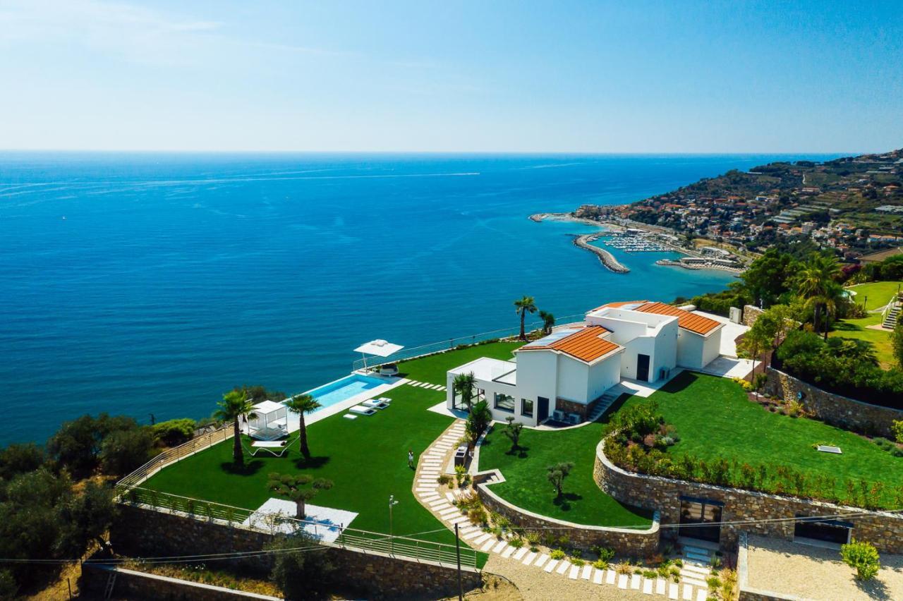 Villa Sabrina Riviera Dei Fiori A Picco Sul Mare Con Piscina Privata ,Wellness & Spa Imperia Exterior foto